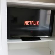 © Smart TV 32'' avec accès Netflix gratuit - <em>D.Paya</em>