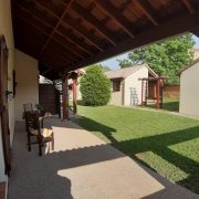 © Terrasse Gîte 2 personnes - <em>DR Les Jardins du Castel</em>