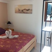 © Chambre 4/6 personnes - <em>DR Les Jardins du Castel</em>